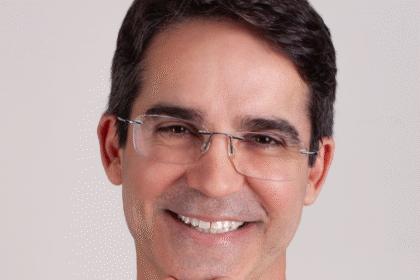 Lucianno Di Mendonça (Estúdio Laurene Paranhos)