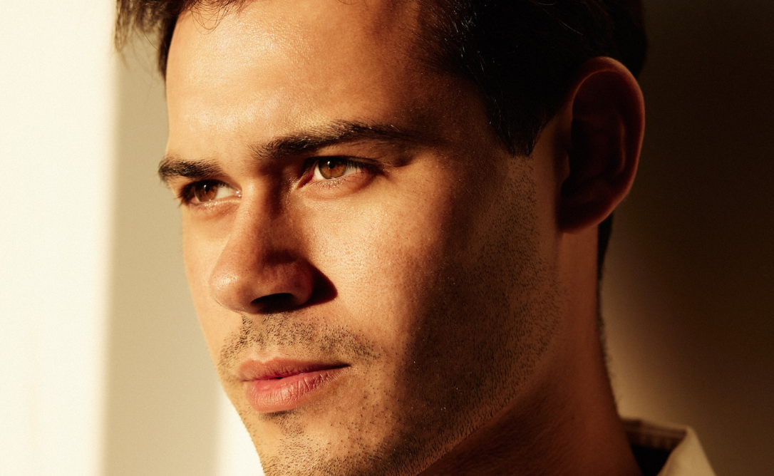 Peter Bundic (Pooya Nabei)