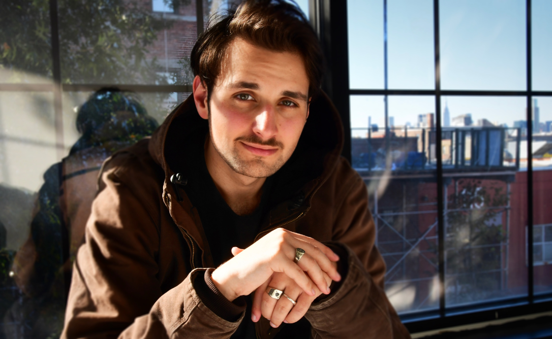 Max Bartos (Shervin Laines)