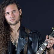 Nathan Fronza (Erik Machado)