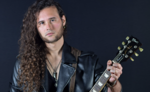 Nathan Fronza (Erik Machado)