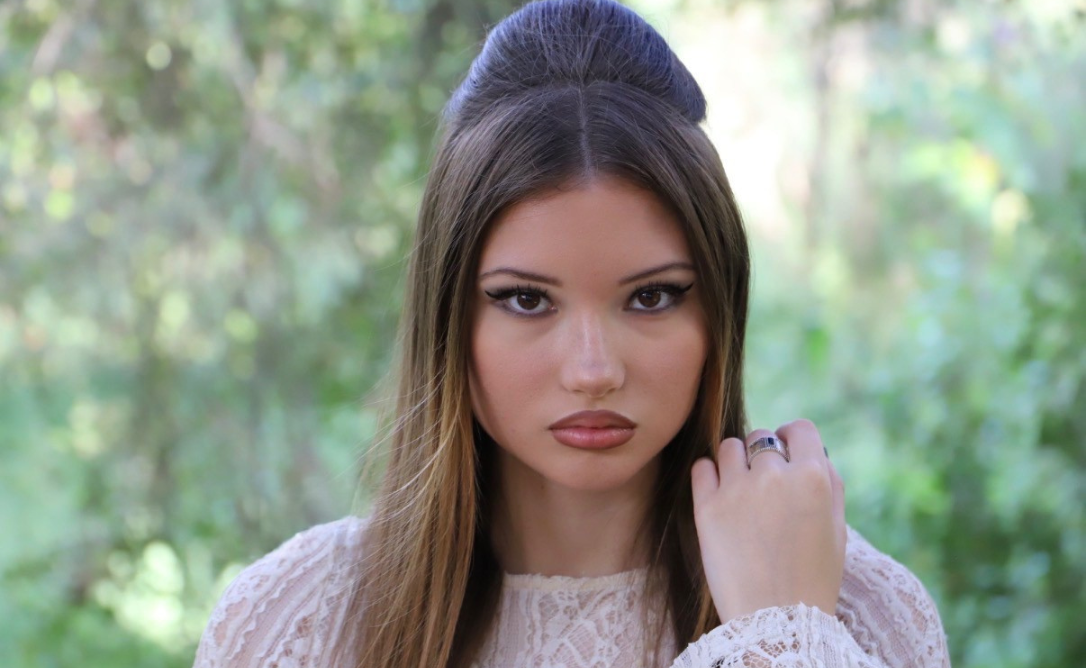 Sophia Lima (Liza Anderson)