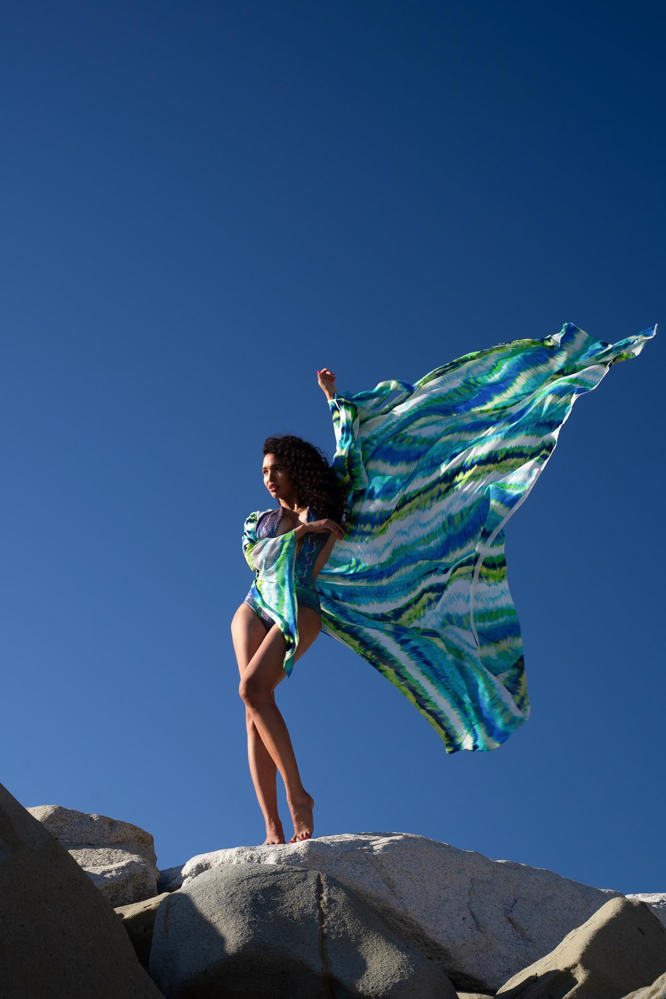 Kristina Menissov (Photographer Valeria Solar - Kimono Anna Gupta Resort)
