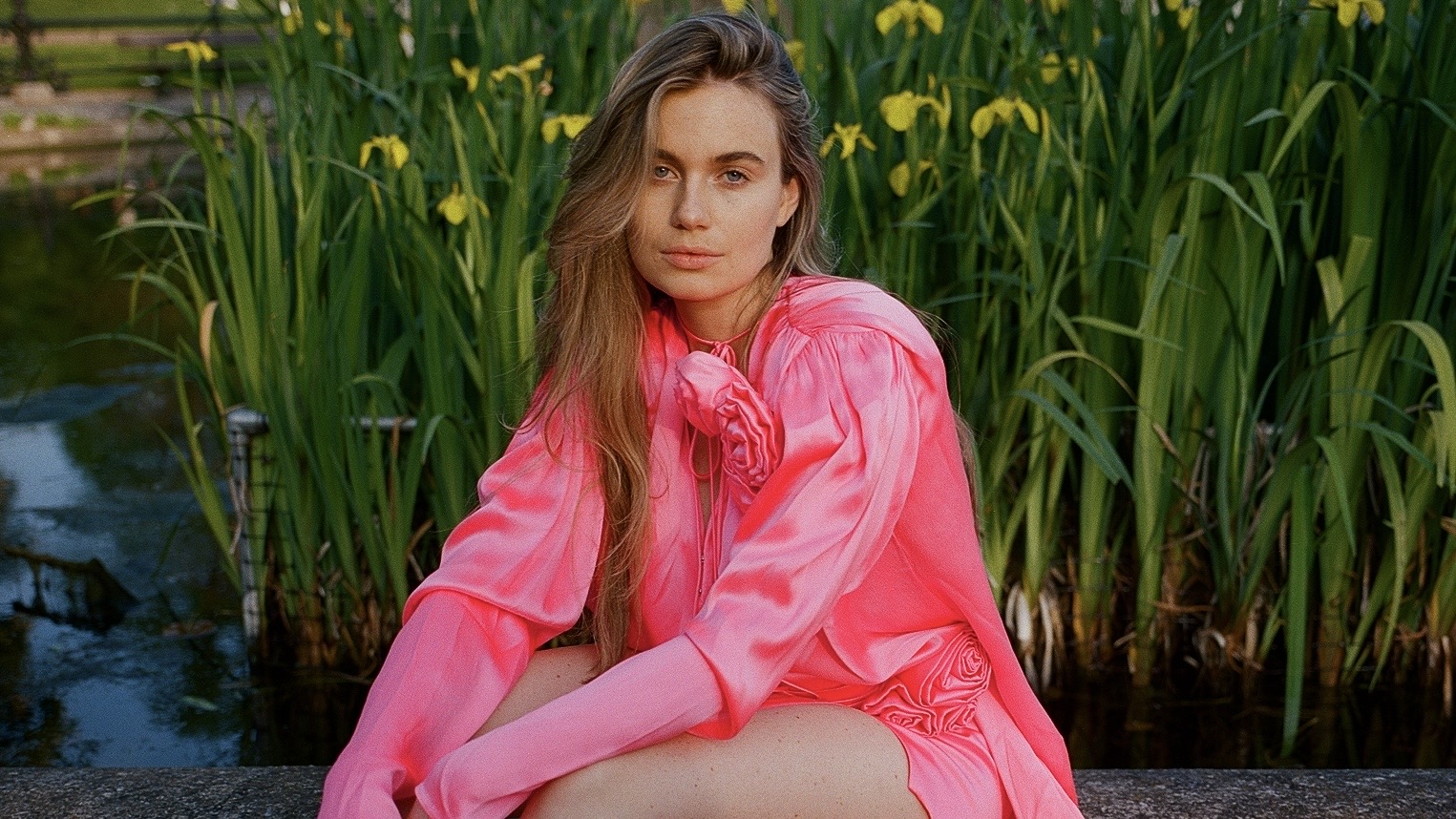 Amber Lily Butterworth (Sophia Do)